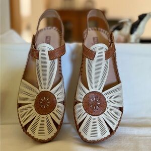 PIKOLINOS Brown and White Floral Sandals